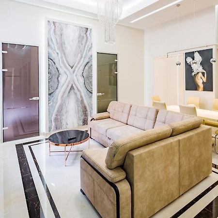 Leogrand Deluxe Apartments On Doroshenka 17 Lviv Extérieur photo