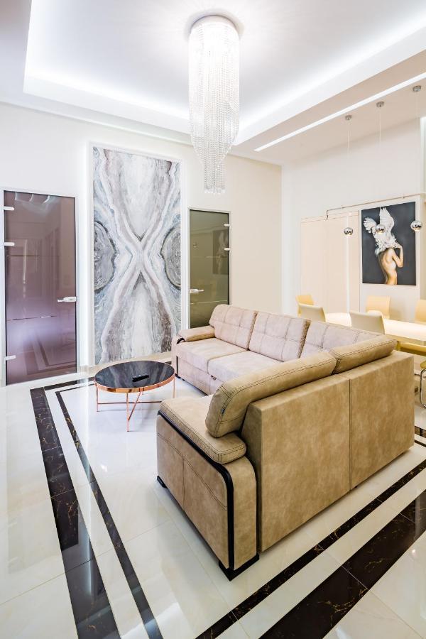Leogrand Deluxe Apartments On Doroshenka 17 Lviv Extérieur photo