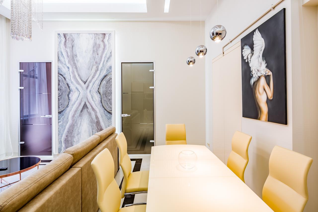 Leogrand Deluxe Apartments On Doroshenka 17 Lviv Extérieur photo