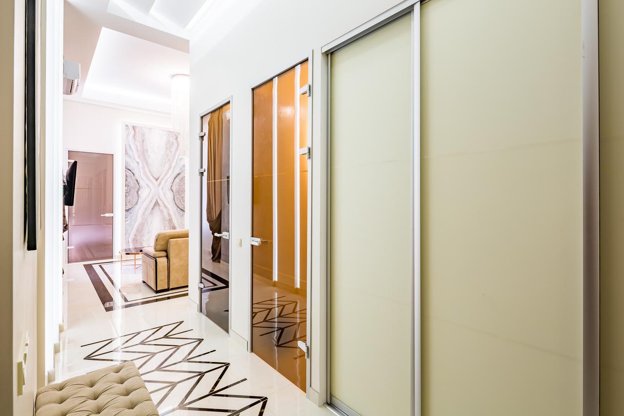 Leogrand Deluxe Apartments On Doroshenka 17 Lviv Extérieur photo